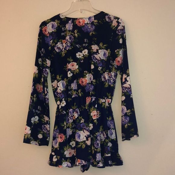 Altar’d State Floral Romper Size Small - Picture 5 of 6